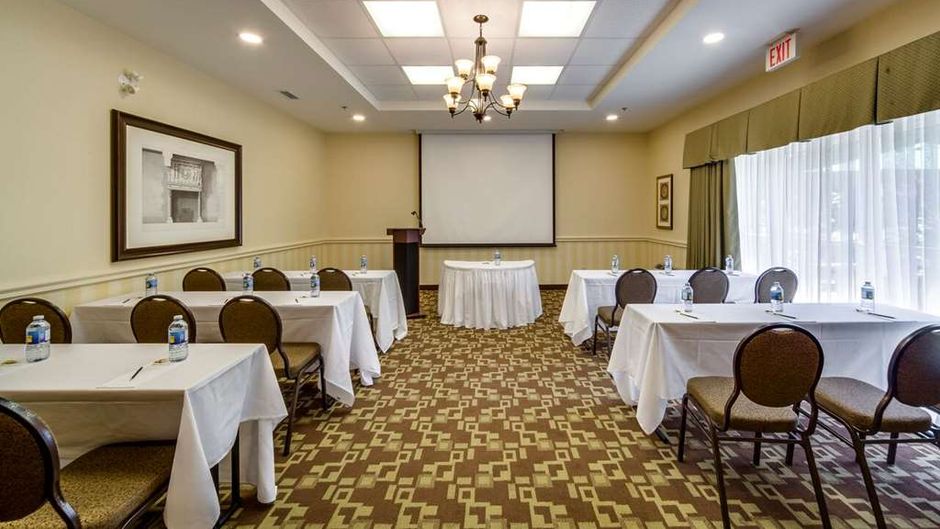 Monte Carlo Inn Barrie Suites Restaurant