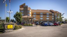 Monte Carlo Inn Barrie Suites