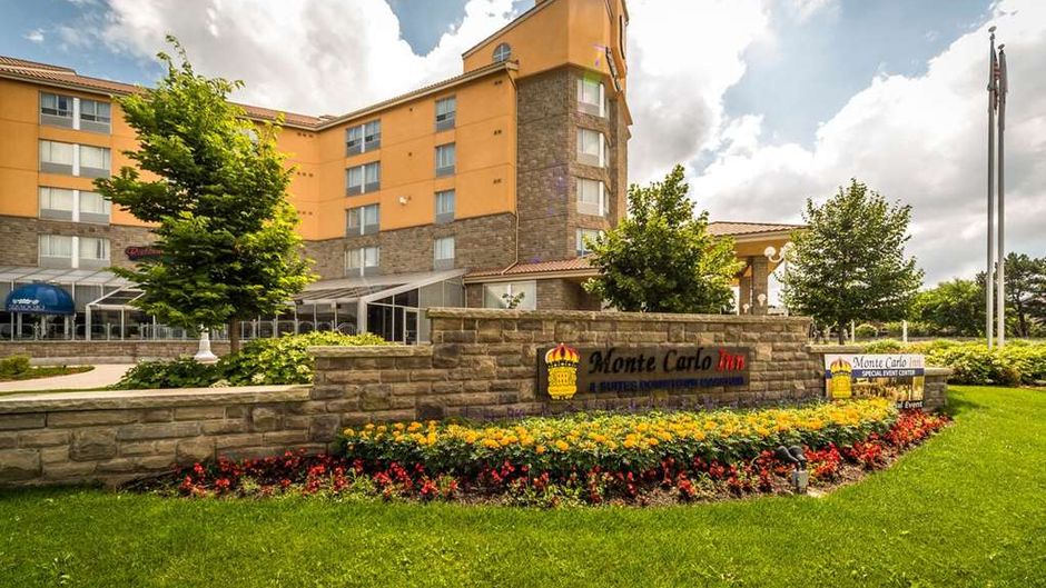 Monte Carlo Inn & Suites Exterior