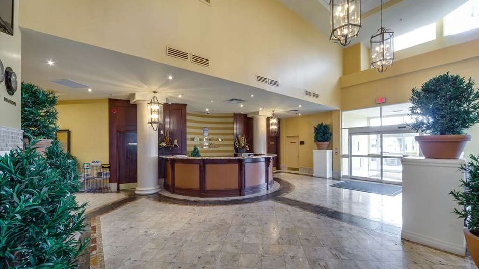 Monte Carlo Inn & Suites Lobby