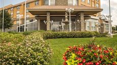 Monte Carlo Inn & Suites