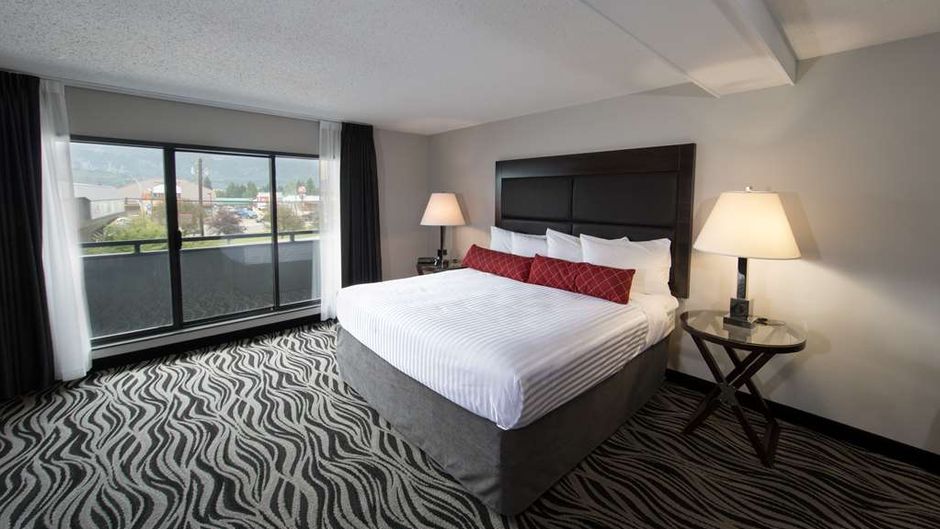 SureStay Hotel by Best Western Castlegar Suite