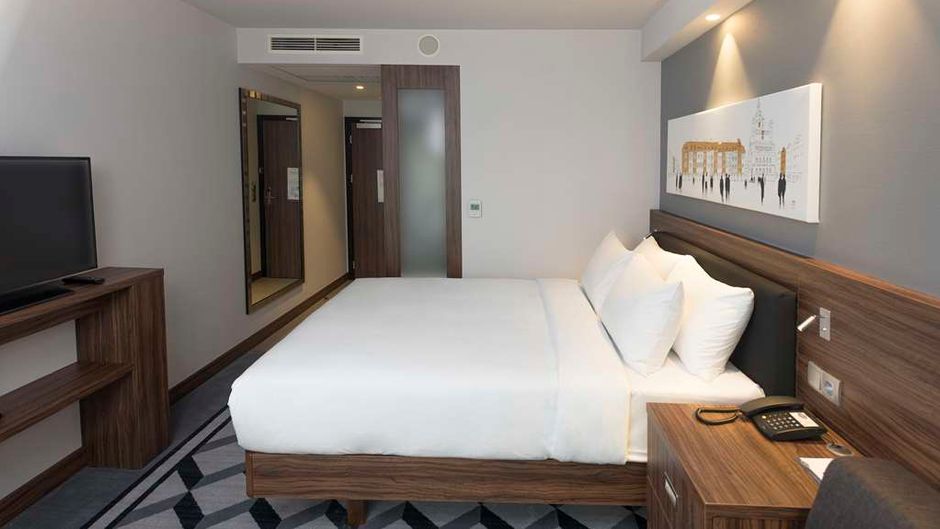 Hampton by Hilton Poznan Old Town Room