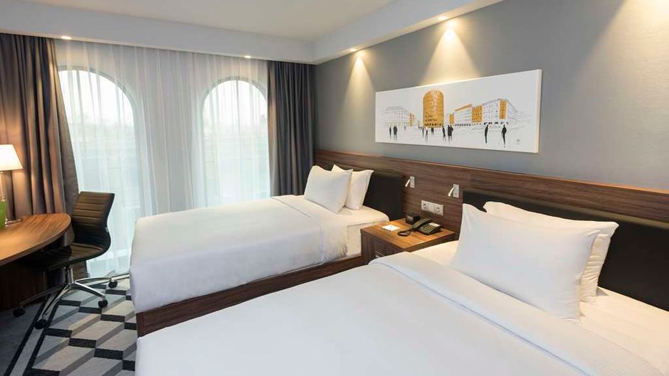 Hampton by Hilton Poznan Old Town Room