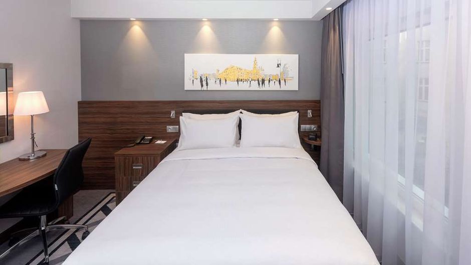 Hampton by Hilton Poznan Old Town Room