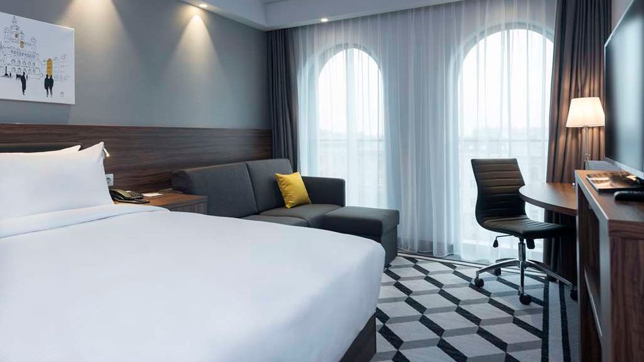 Hampton by Hilton Poznan Old Town Room