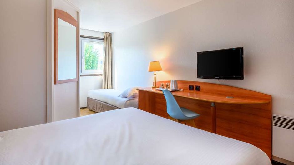Comfort Hotel Evreux Room