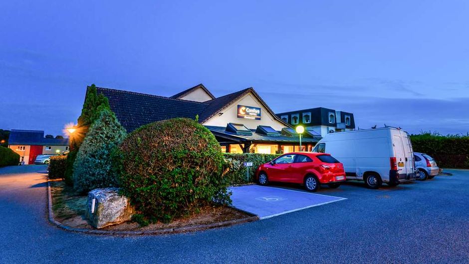 Comfort Hotel Evreux Exterior