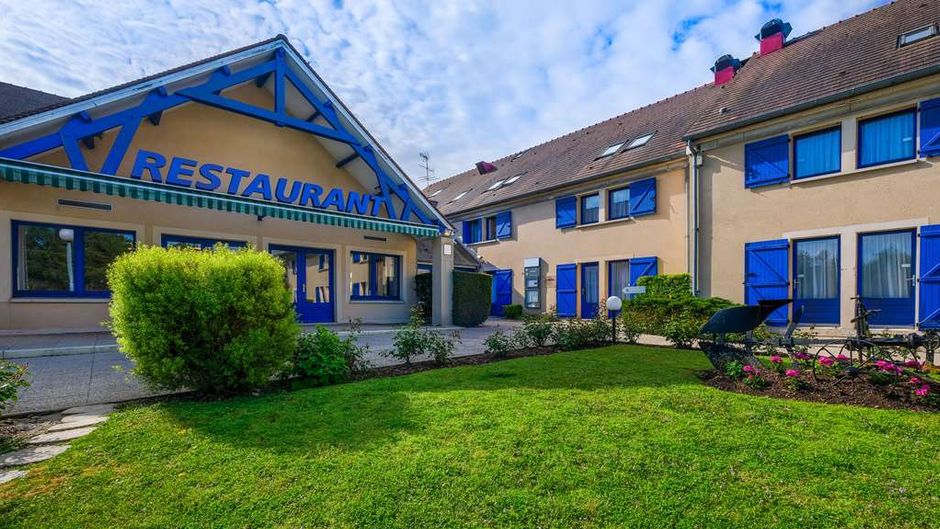Comfort Hotel Etampes Exterior