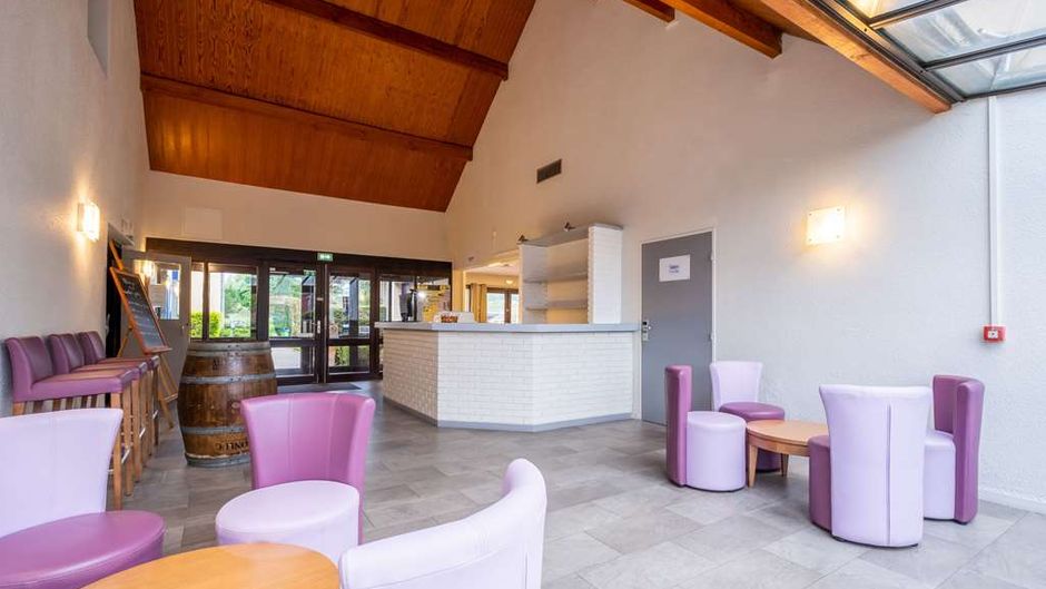 Comfort Hotel Etampes Lobby