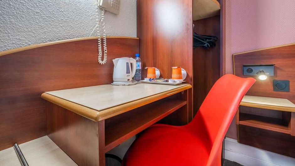Comfort Hotel Etampes Room