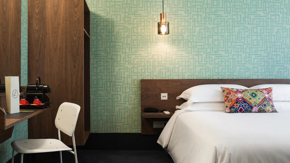 L'Hotel Room