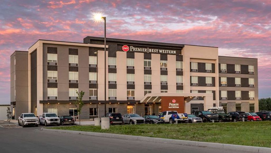 Best Western Premier Prince Albert Exterior