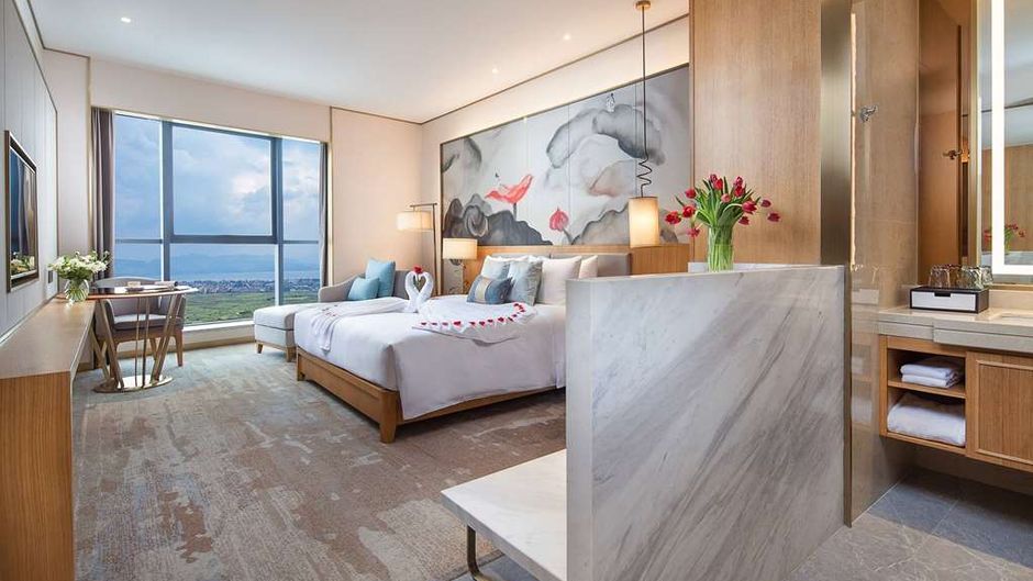 Ramada Plaza by Wyndham Fuxian Lake Room