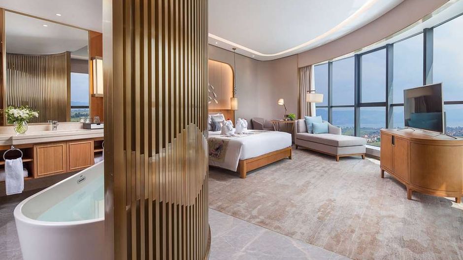 Ramada Plaza by Wyndham Fuxian Lake Room