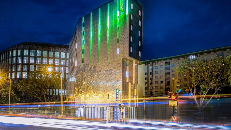Ibis Styles Paris Meteor Av d'Italie Exterior