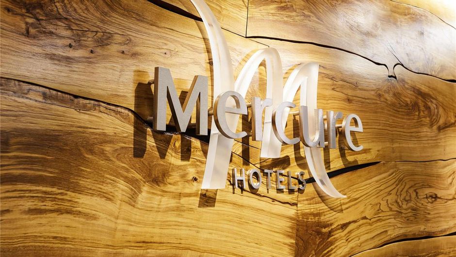Mercure Newbury West Grange Hotel Exterior