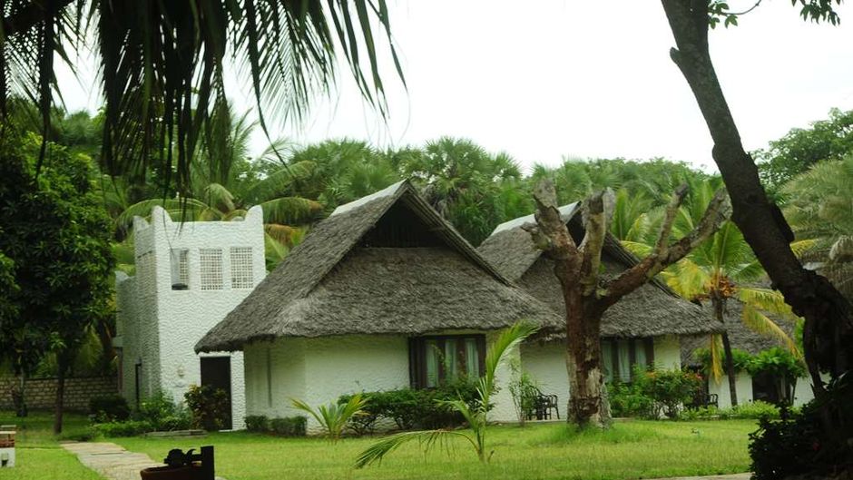 Jacaranda Indian Ocean Beach Resort Exterior