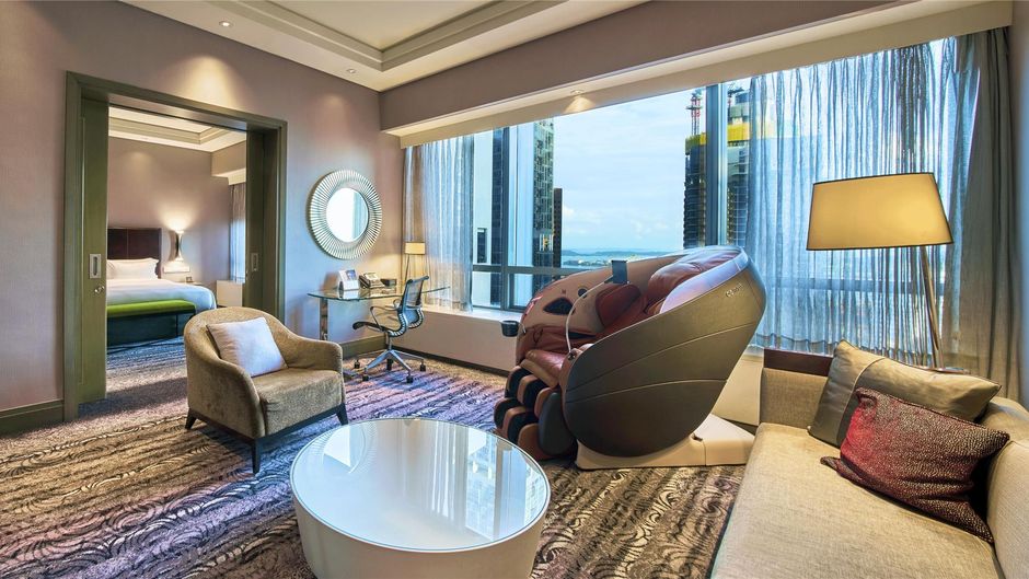 Carlton City Hotel Singapore Suite