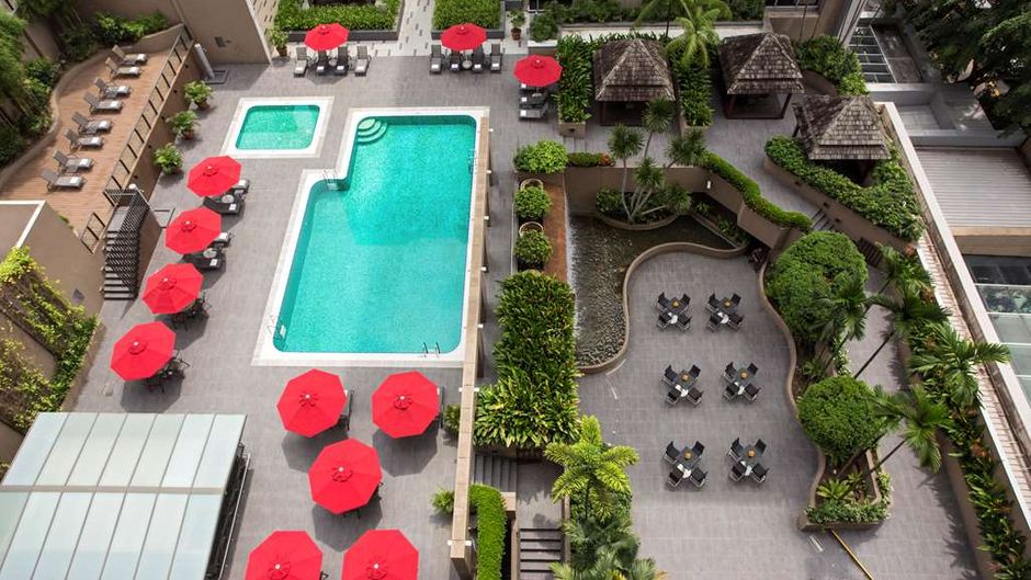 Carlton Hotel Singapore Pool