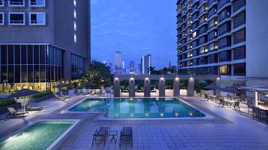 Carlton Hotel Singapore Pool