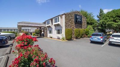 Red Lion Inn & Suites