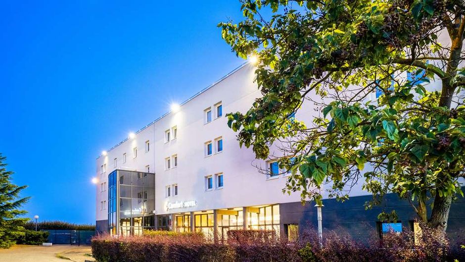 Comfort Hotel Aeroport Lyon St Exupery Exterior
