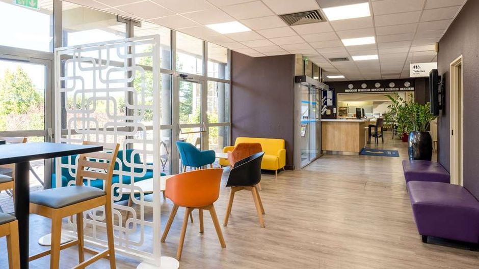 Comfort Hotel Aeroport Lyon St Exupery Lobby