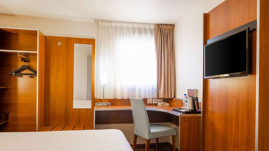 Comfort Hotel Aeroport Lyon St Exupery Room