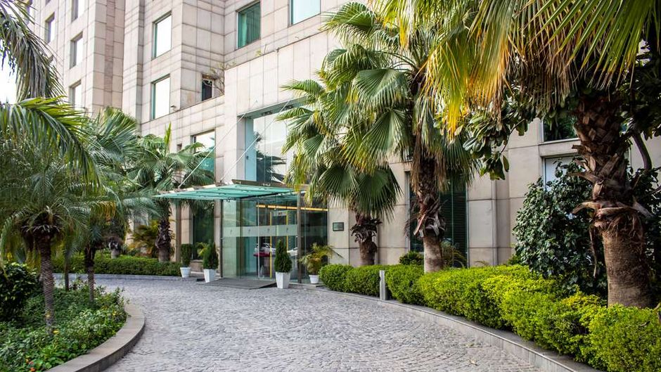 Radisson Hotel Sector 29 Gurugram Exterior