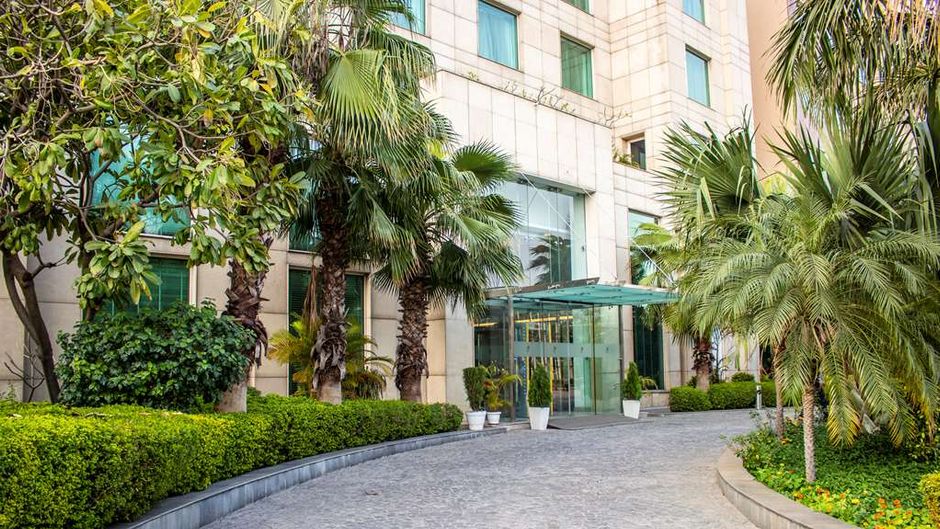 Radisson Hotel Sector 29 Gurugram Exterior