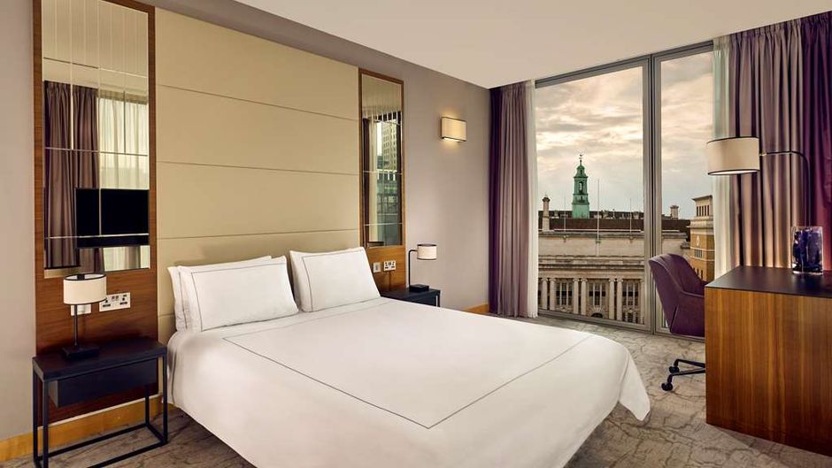 Park Plaza County Hall London Room