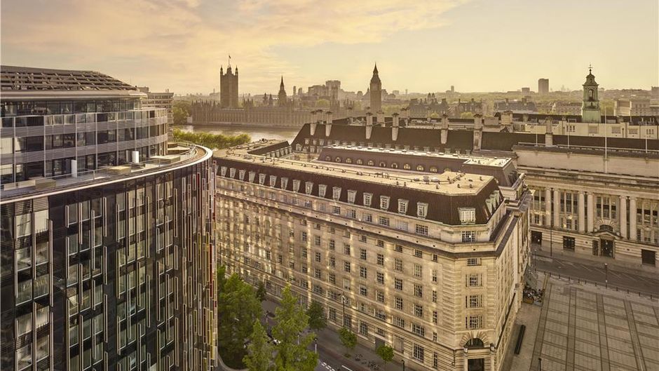 Park Plaza County Hall London Exterior