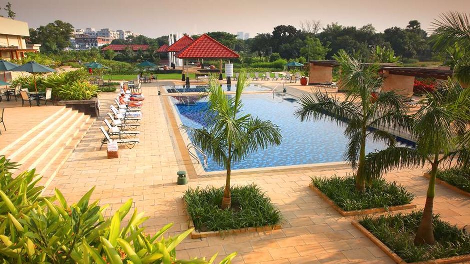 Radisson Blu Water Garden Hotel Dhaka Pool