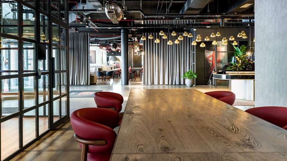 Radisson Red Hotel Brussels Lobby