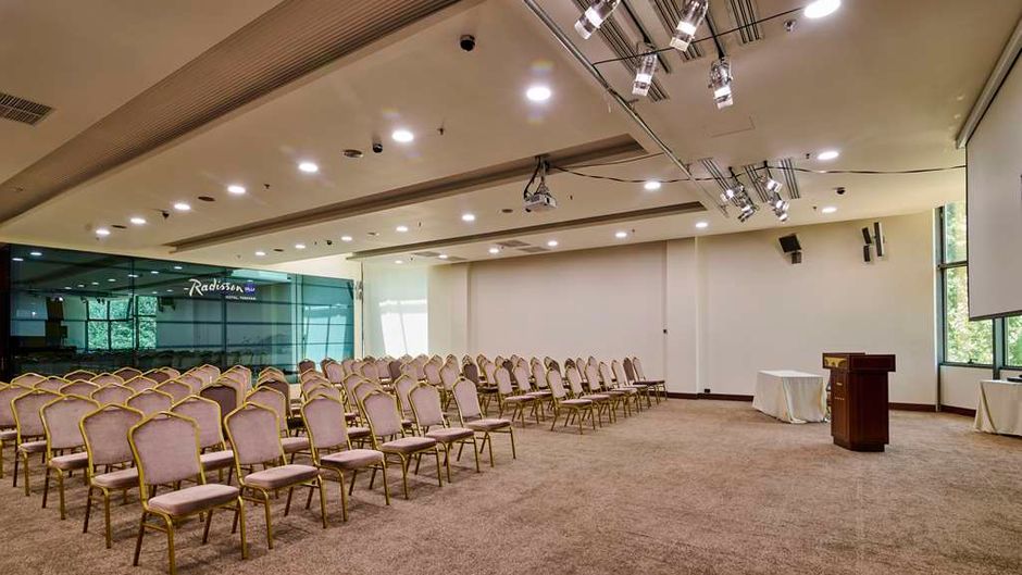 Radisson Blu Hotel Yerevan Meeting