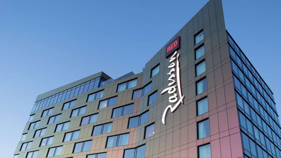 Radisson Red Hotel Glasgow Exterior