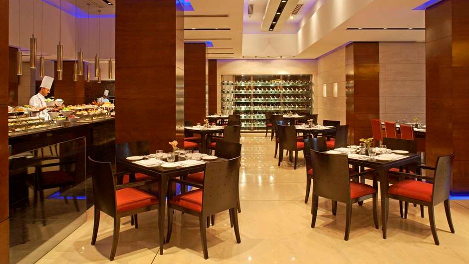 Radisson Blu Plaza Delhi Airport Restaurant