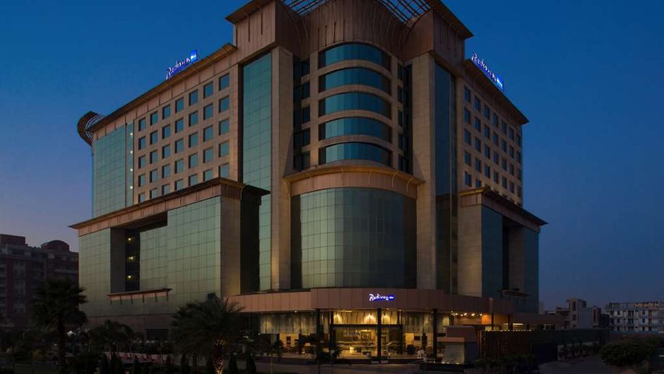 Radisson Blu Kaushambi Delhi NCR Exterior