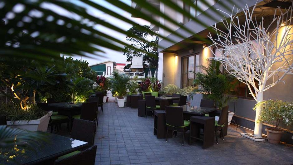 Radisson Blu Plaza Hotel Banjara Hills Restaurant