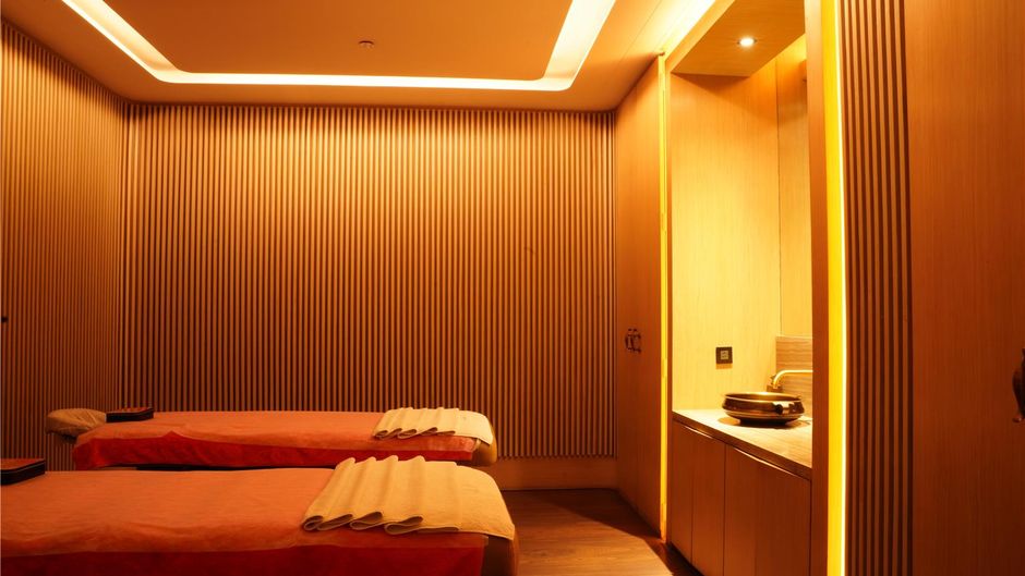 Radisson Blu Plaza Hotel Banjara Hills Spa