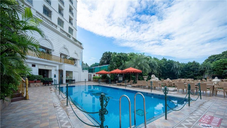 Radisson Hotel Jalandhar Pool