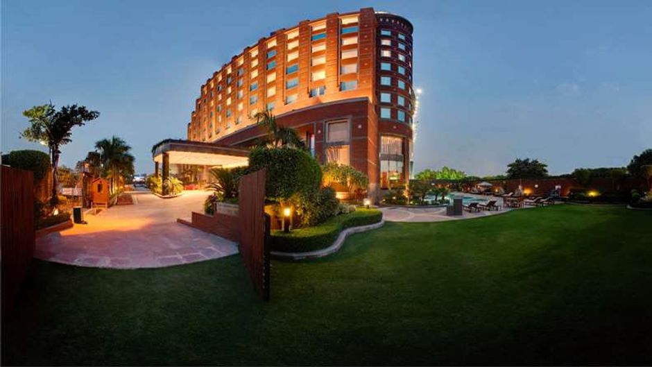 Radisson Blu Hotel Noida Exterior