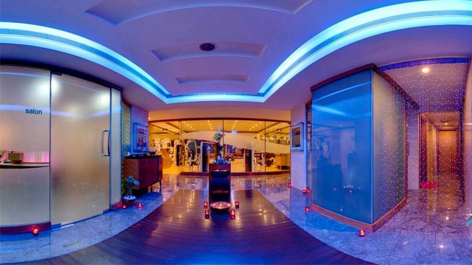 Radisson Blu Hotel Noida Health