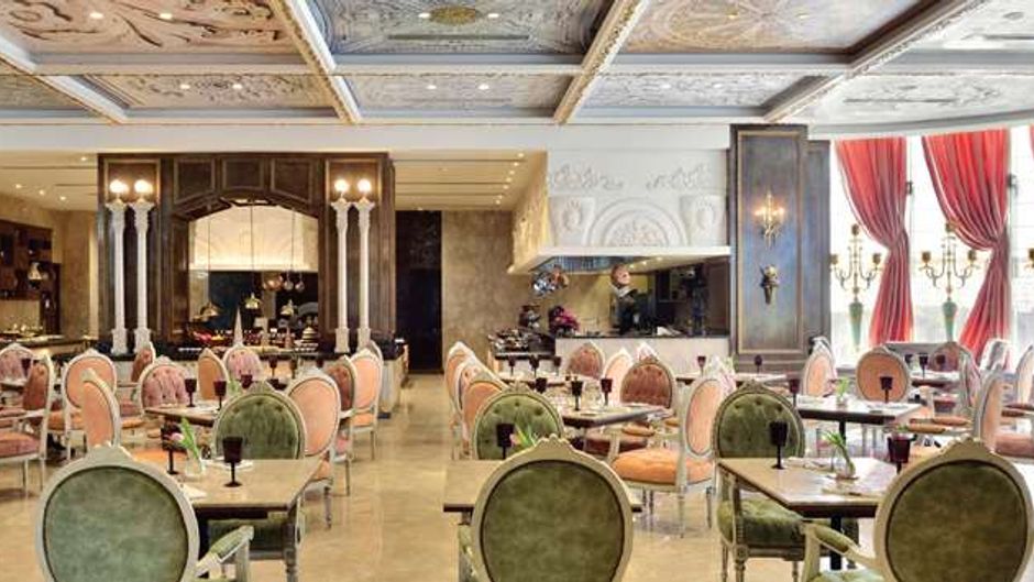 Radisson Blu Hotel Noida Restaurant