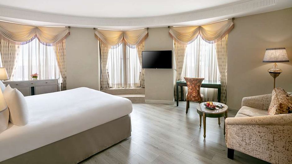 Radisson Blu Hotel Noida Suite