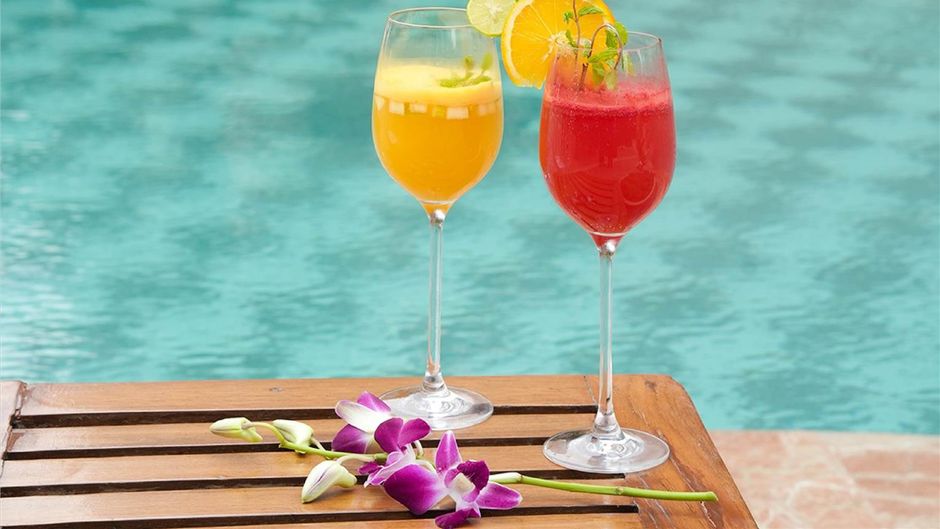 Radisson Blu Hotel Noida Pool