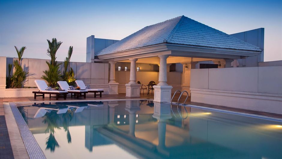 Radisson Blu Kochi Pool