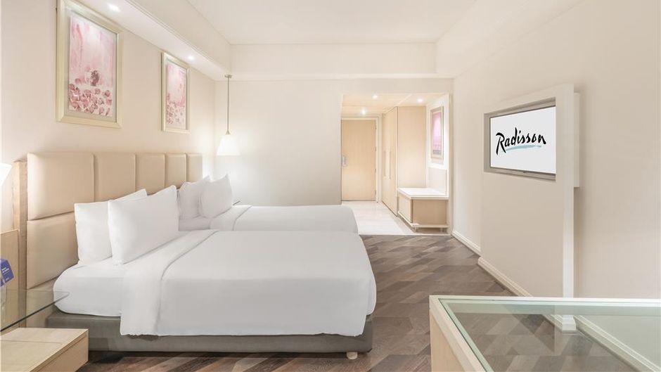Radisson Hyderabad Hitec City Room