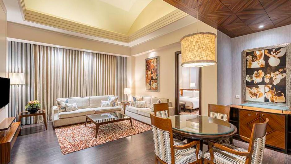 Radisson Noida Suite
